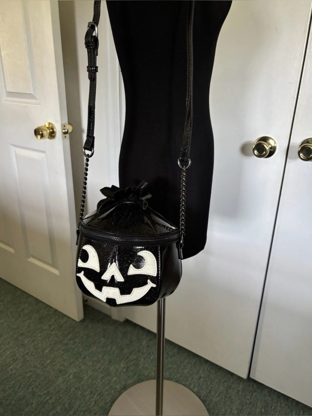 Mad Engine Black Silver Sparkle Halloween Pumpkin Crossbody
Bag Purse GLOWS